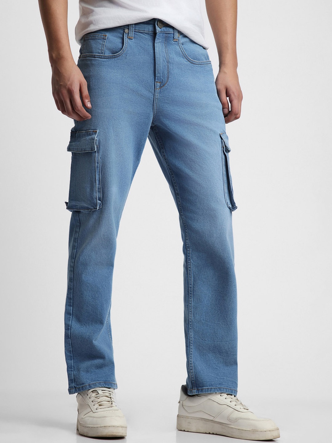 

Dennis Lingo Men Blue Straight Fit Low Distress Light Fade Stretchable Cargos