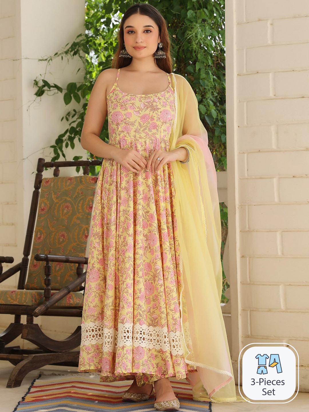 

PINKVILLE JAIPUR Floral Printed Regular Pure Cotton Kurta & Sharara With Dupatta, Yellow