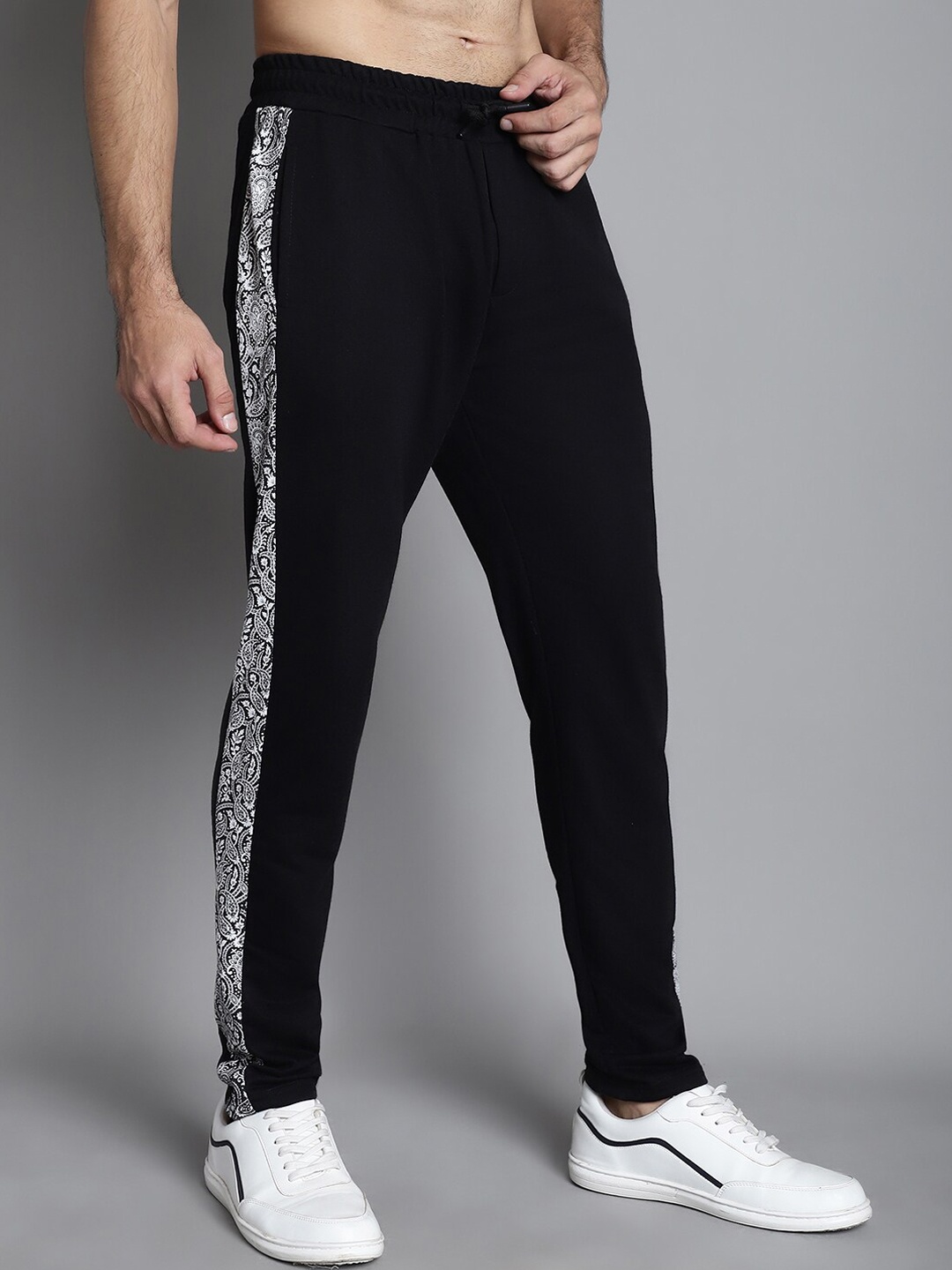 

DOOR74 Men eEthnic Motifs Printed Cotton Track Pants, Black