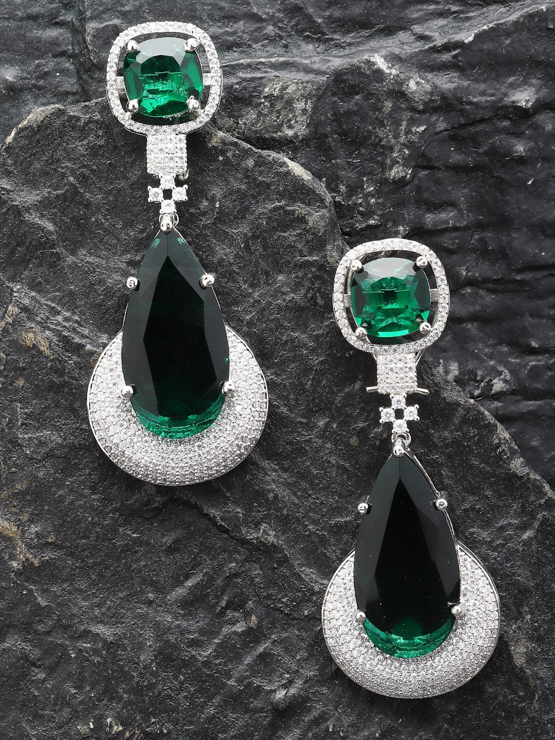 

ZENEME Green Teardrop Shaped Drop Earrings