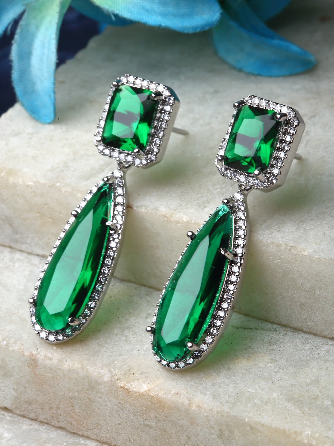 

ZENEME Green Teardrop Shaped Drop Earrings