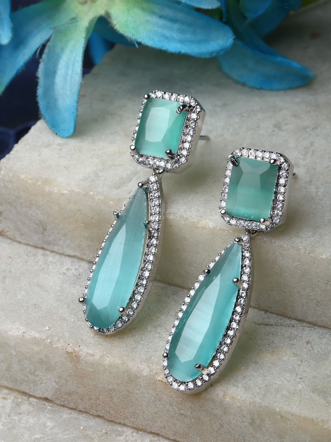 

ZENEME Sea Green Teardrop Shaped Drop Earrings