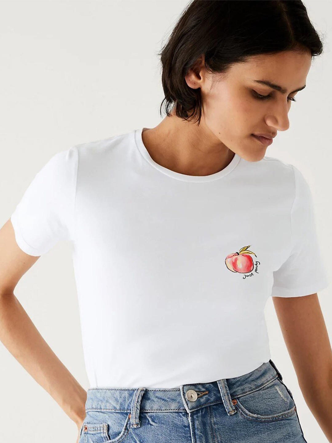 

Marks & Spencer Round Neck Regular Fit T-shirt, White