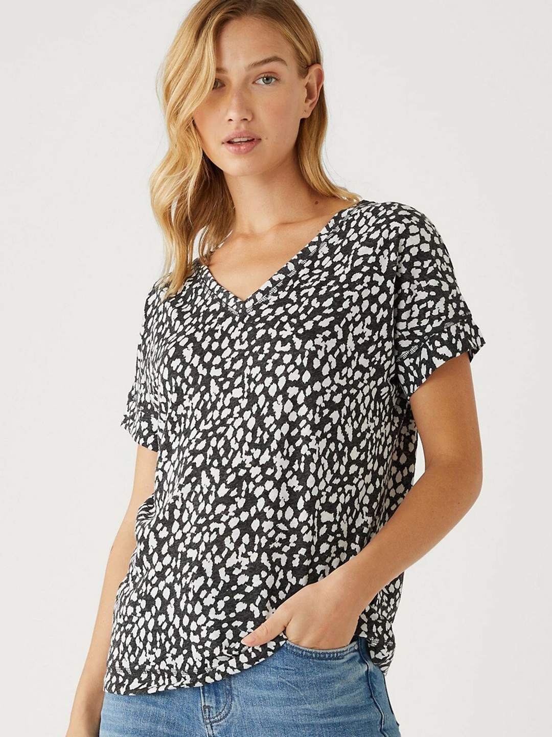 

Marks & Spencer Abstract Printed V-Neck T-shirt, Black
