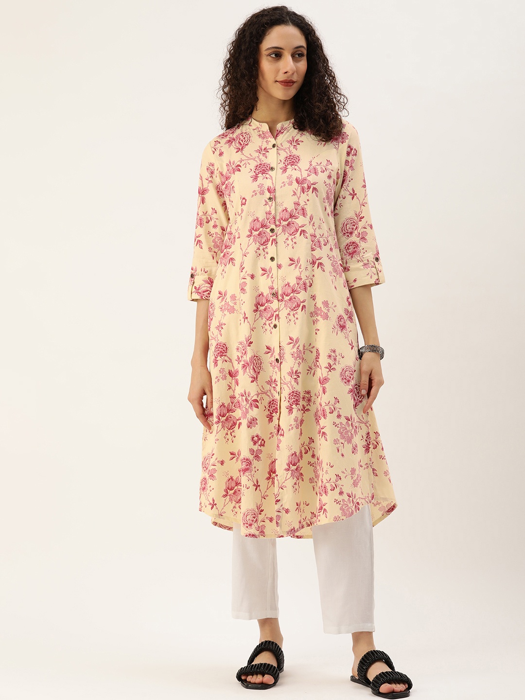 

AMUKTI Women Floral Printed Kurta, Beige