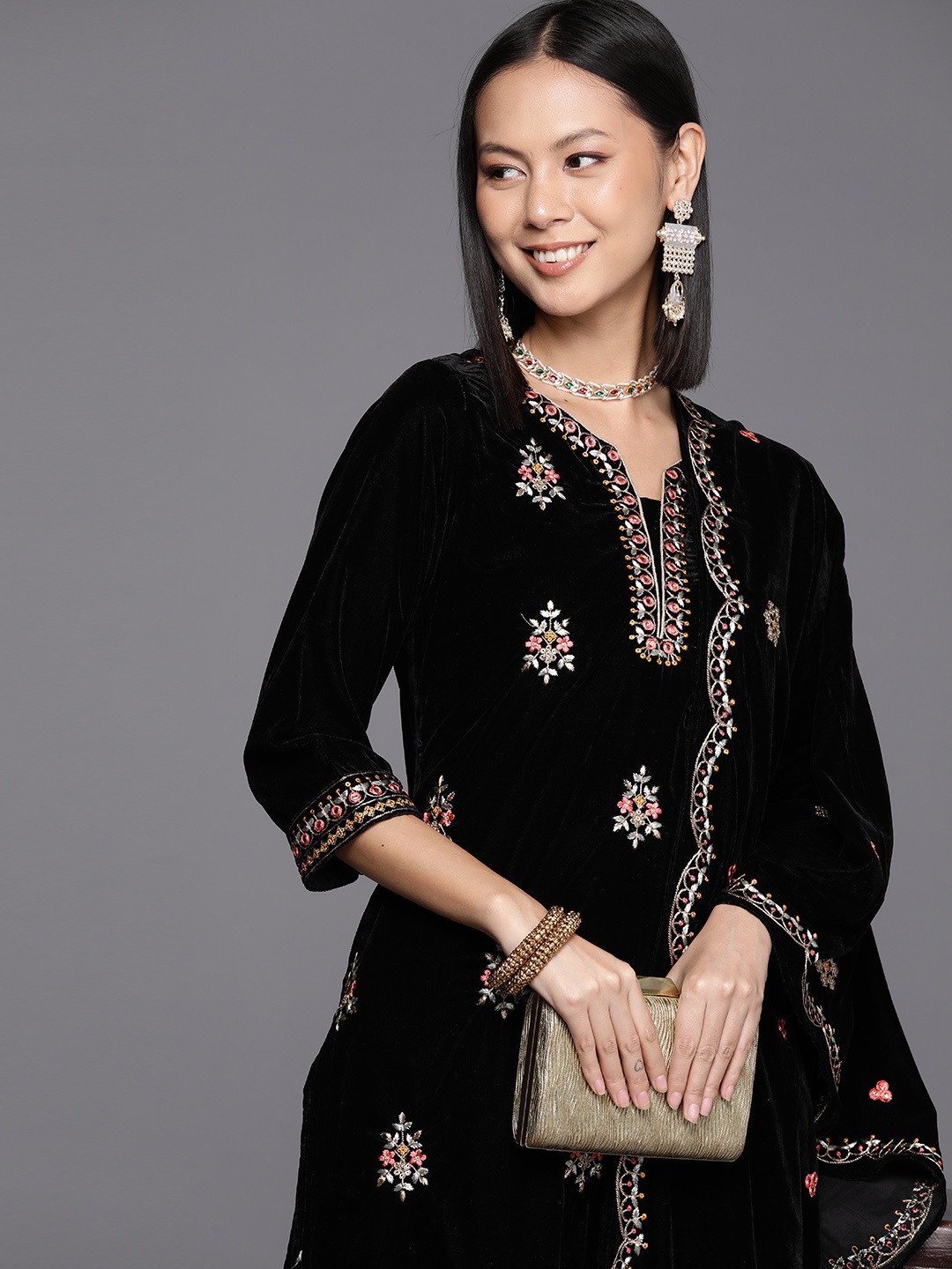 

Varanga Winter Floral Embroidered Velvet Kurta with Trousers & Dupatta., Black