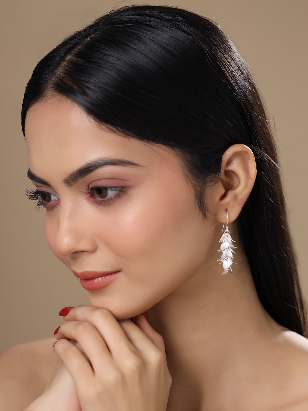 

Kicky And Perky Leaf Shaped 925 Sterling Silver Drop Earrings