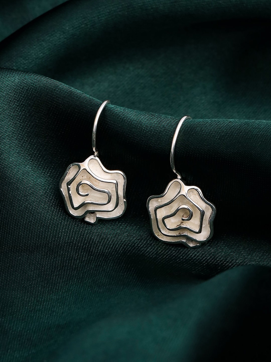 

Kicky And Perky Silver-Plating Floral Earrings