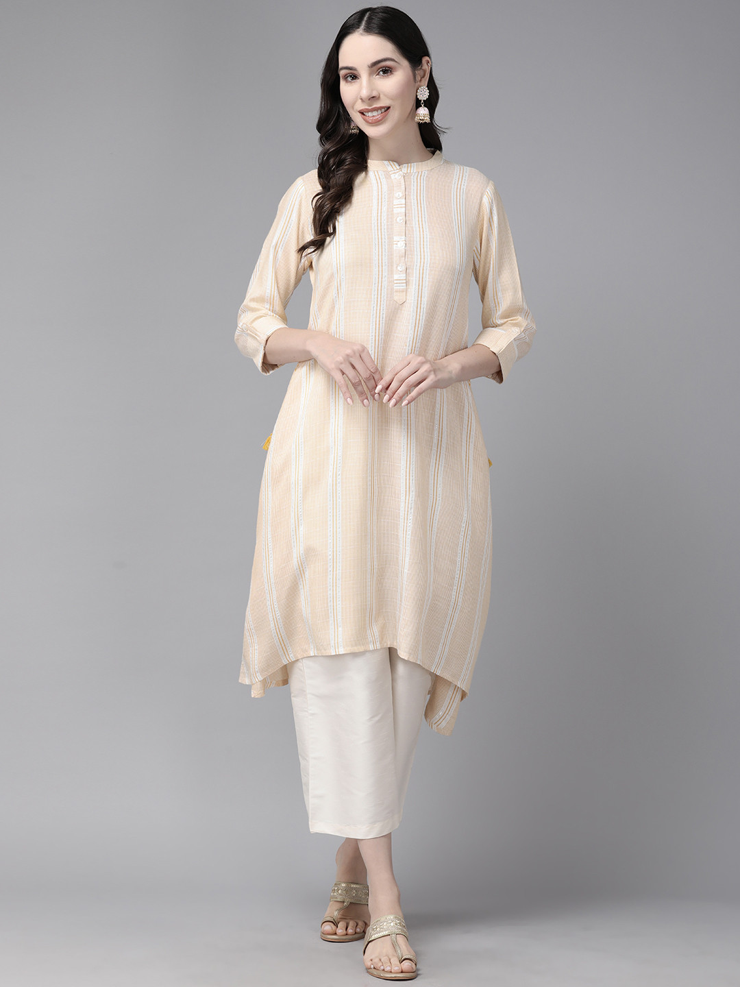 

Amirah s Striped Mandarin Collar Roll-Up Sleeves Kurta, Cream