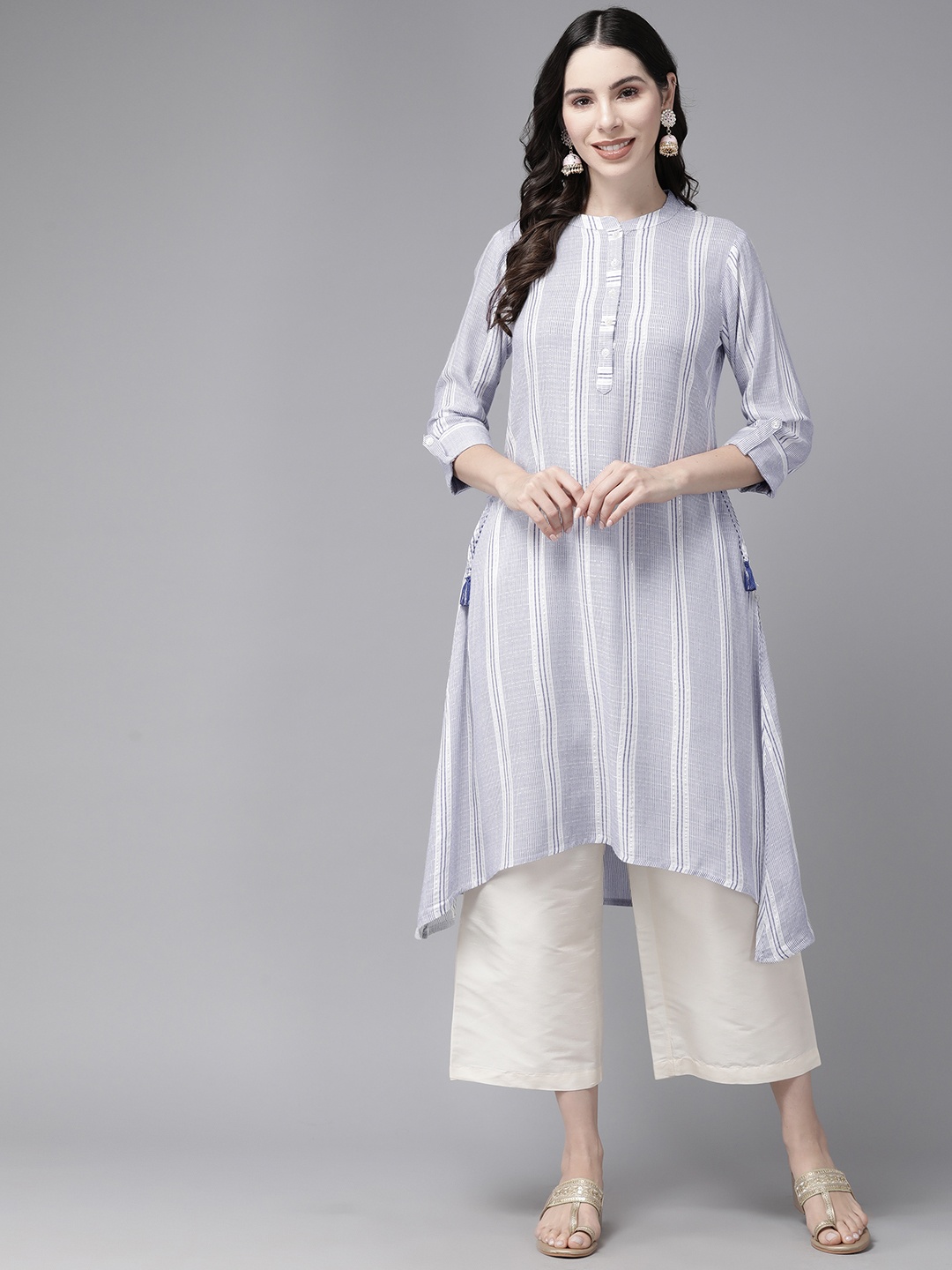 

Amirah s Striped Zari Mandarin Collar Roll-Up Sleeves Kurta, Off white
