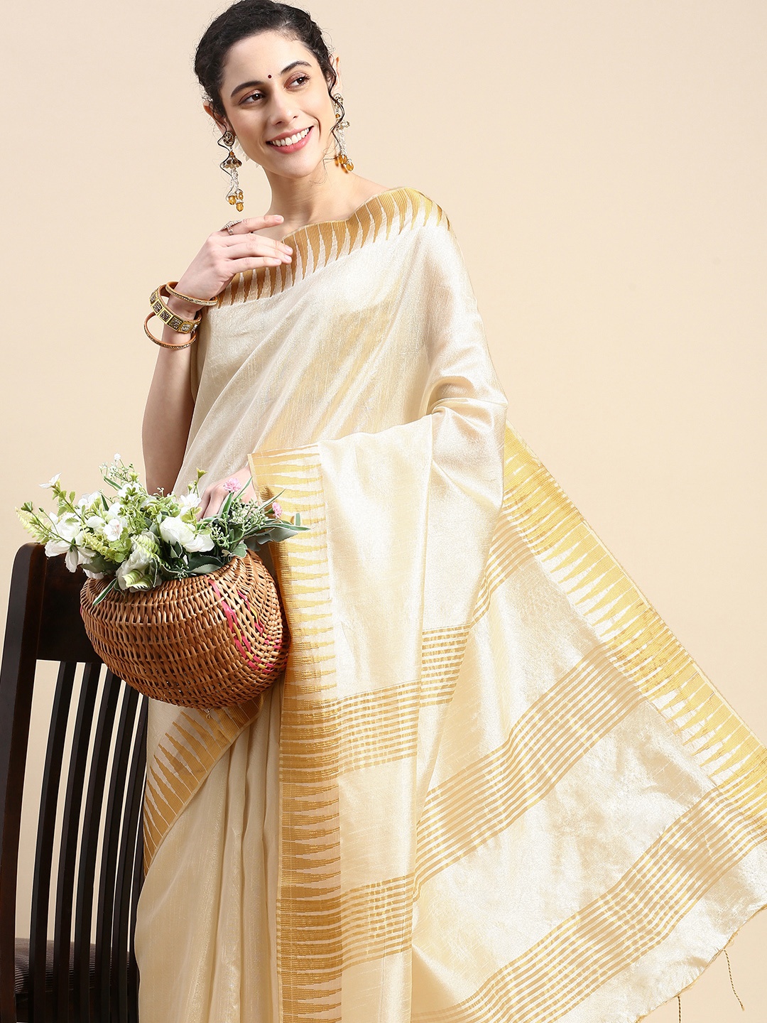 

VISHNU WEAVES Solid Zari Pure Silk Saree, Cream