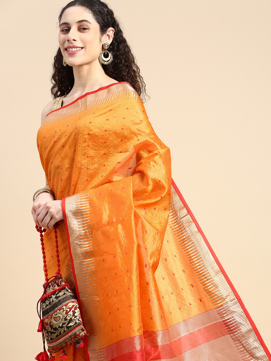 

VISHNU WEAVES Woven Design Zari Silk Blend Saree, Orange