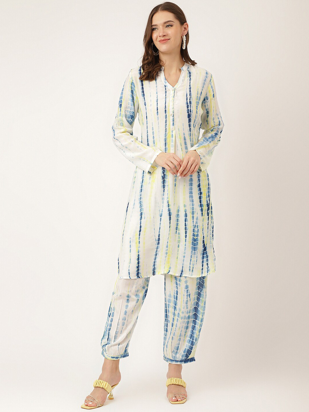 

Divena Tie & Dyed Pure Muslin Mandarin Collar A-Line Kurta With Trousers, Blue