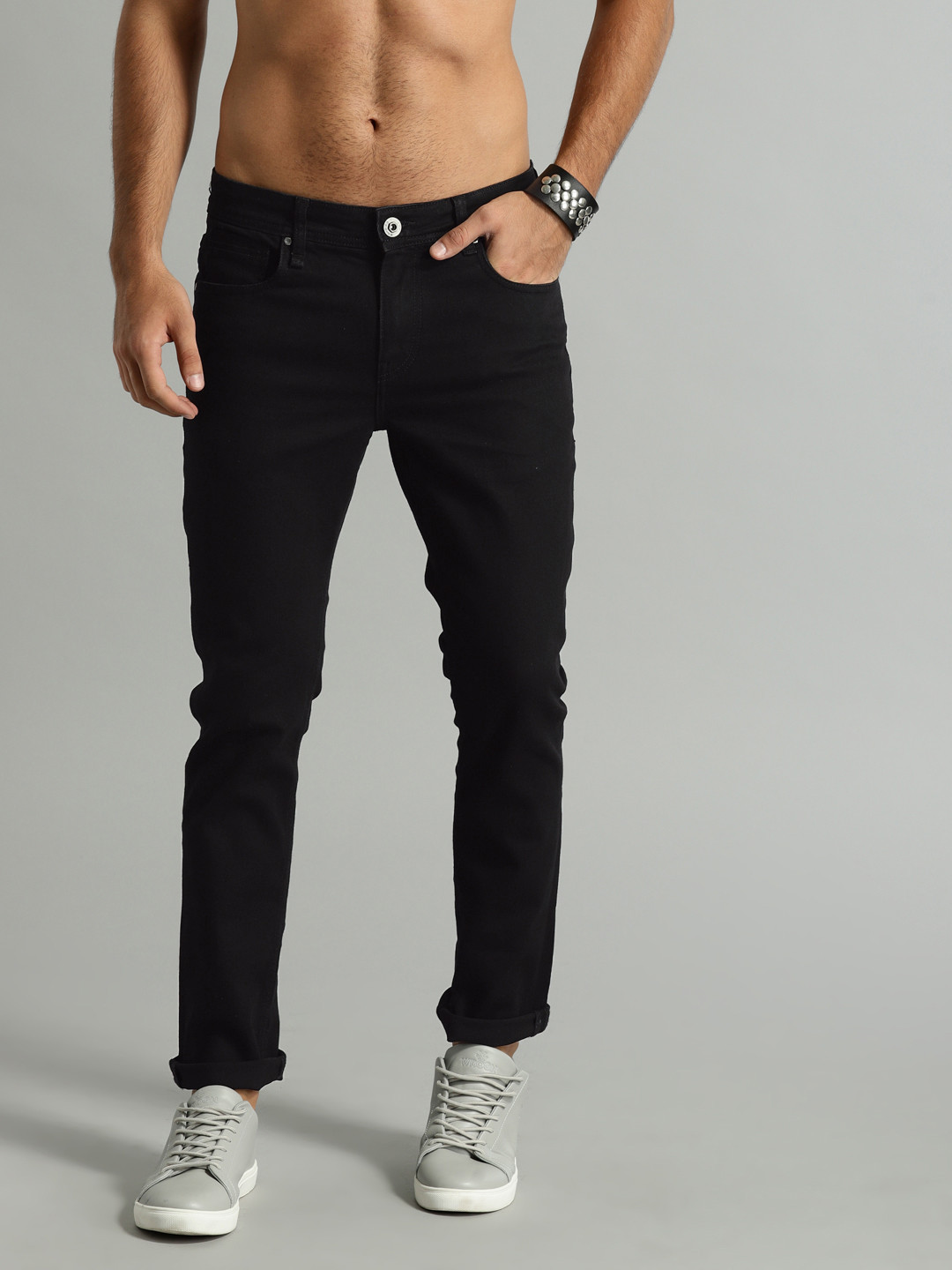 

Roadster Men Black Skinny Fit Mid-Rise Clean Look Stretchable Jeans