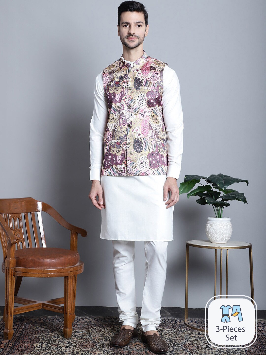 

Jompers Band Collar Straight Kurta & Pyjama With Nehru jacket, Off white
