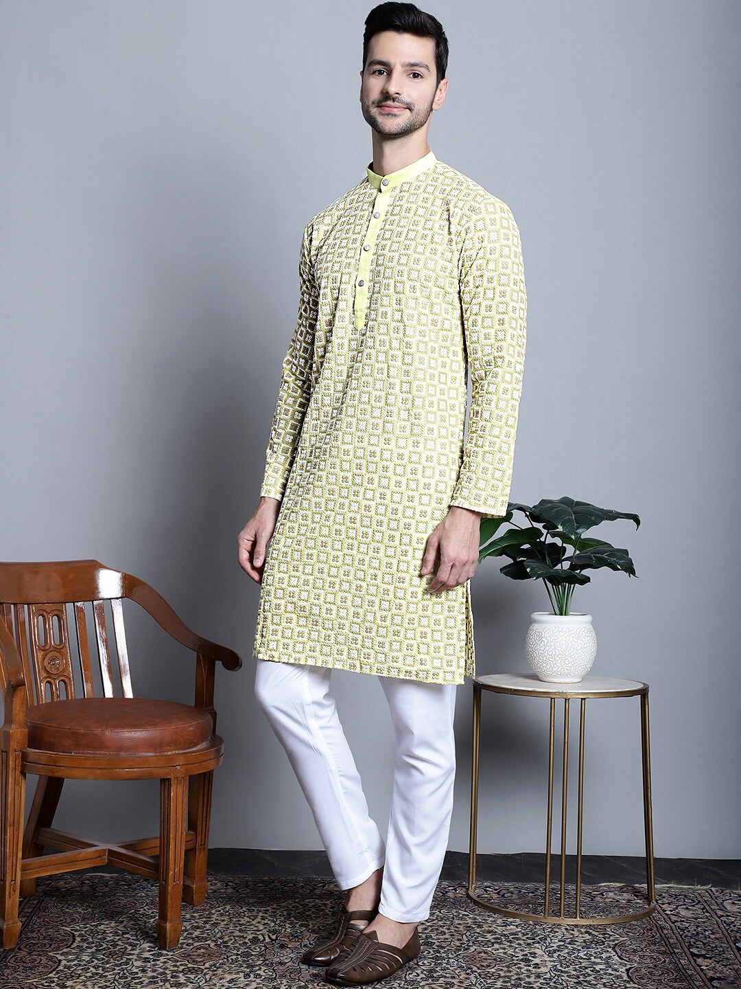 

Jompers ethnic Motif Embroidered Regular Pure Cotton Kurta With Pyjamas, Yellow