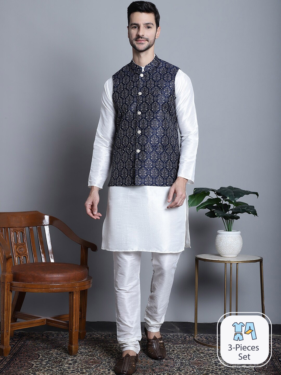 

Jompers Band Collar Straight Kurta & Pyjama With Nehru jacket, Navy blue