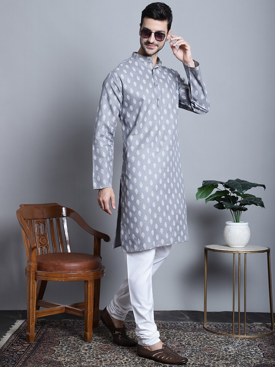 

Jompers Ethnic Motifs Printed Band Collar Straight Kurta with Churidar, Grey