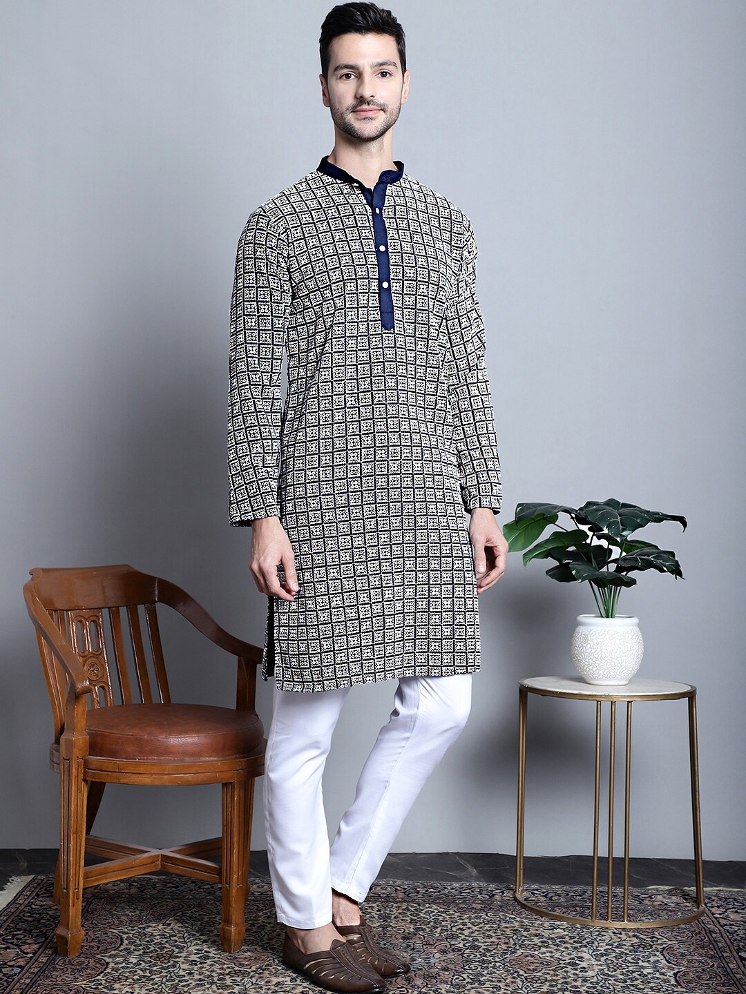 

Jompers Embroidered Chikankari Pure Cotton Kurta with Pyjamas, Navy blue