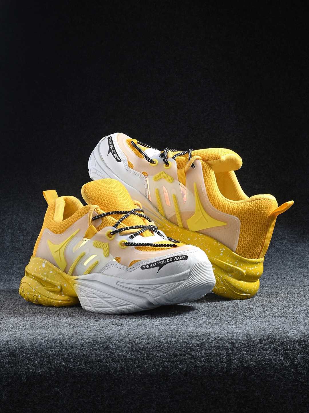 

knoos Women Colourblocked Lightweight Sneakers, Yellow