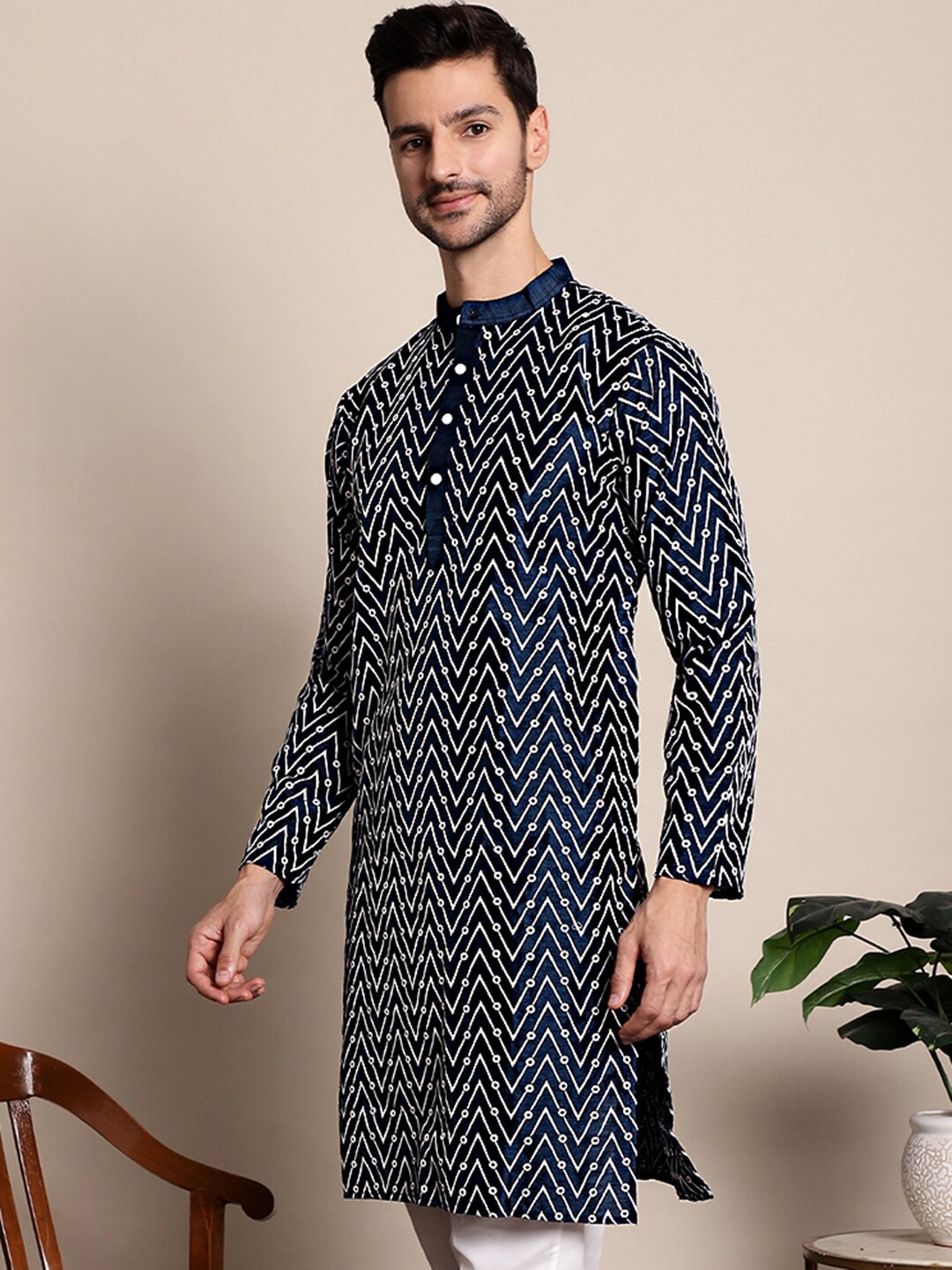

Anouk Embroidered Band Collar Silk Cotton Kurta, Navy blue