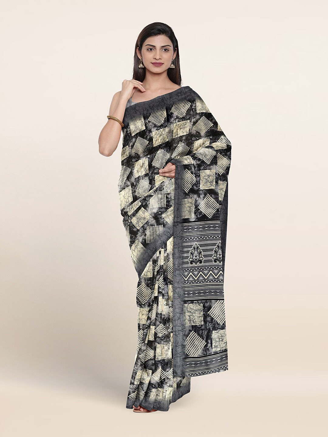 

Pothys Geometric Printed Saree, Grey