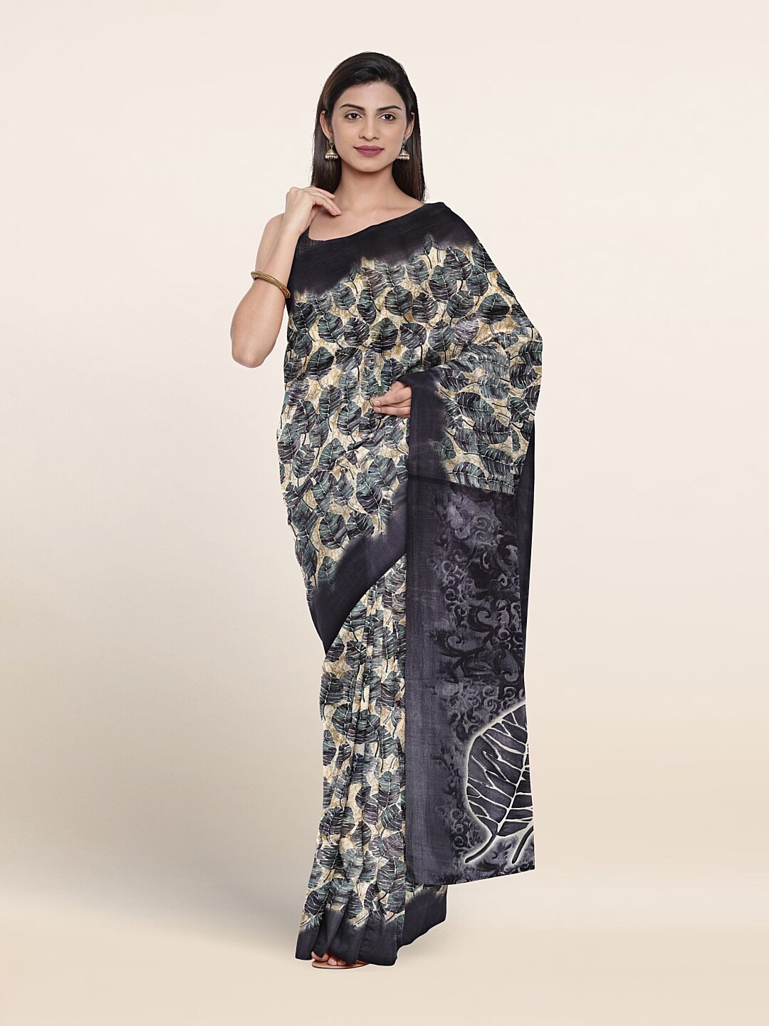 

Pothys Floral Printed Saree, Grey