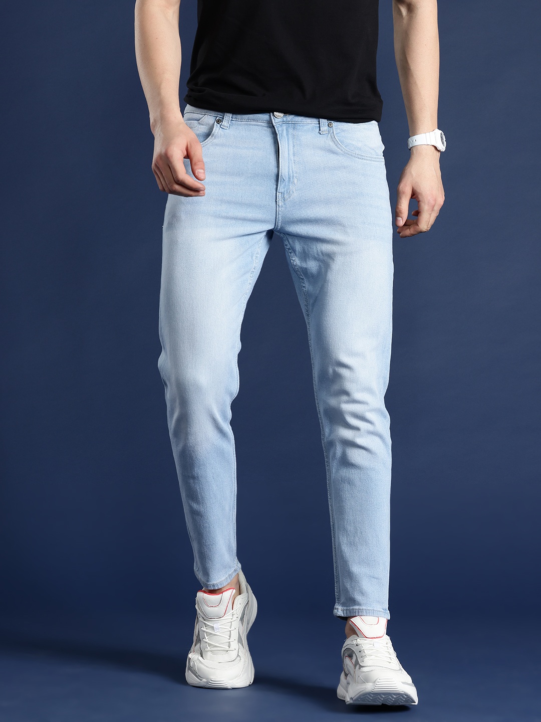 

Mast & Harbour Men Carrot Light Fade Stretchable Jeans, Blue