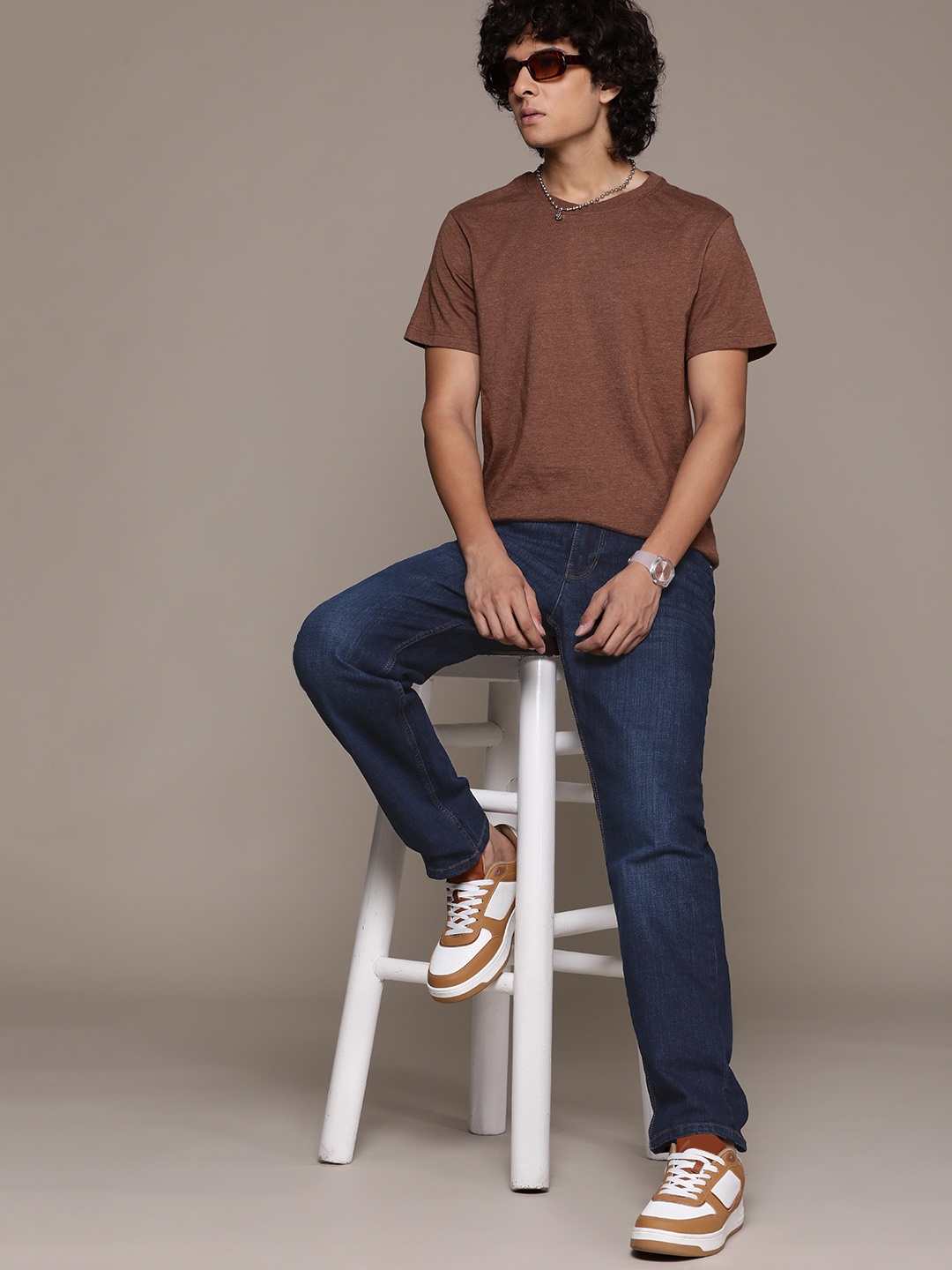 

The Roadster Lifestyle Co. Men Relaxed Fit Light Fade Jeans, Navy blue