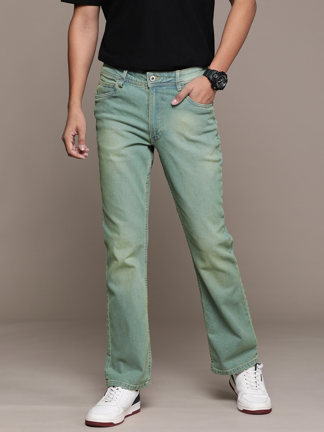 

The Roadster Lifestyle Co. Men Bootcut Jeans, Blue