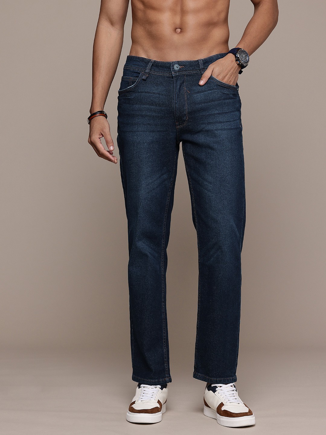 

The Roadster Life Co. Men Light Fade Stretchable Jeans, Blue