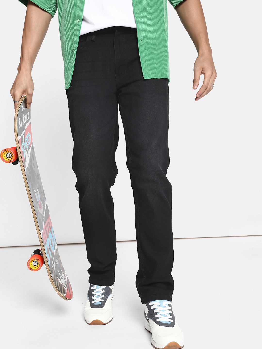 

Roadster Men Regular Fit Mid-Rise Light Fade Stretchable Jeans, Black
