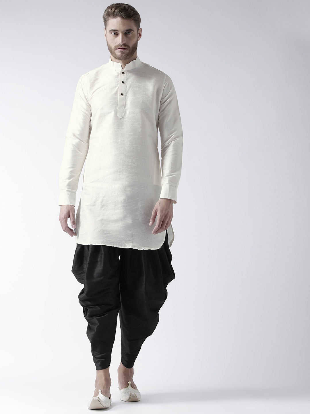 

DEYANN Men Off-White & Black Solid Kurta with Patiala
