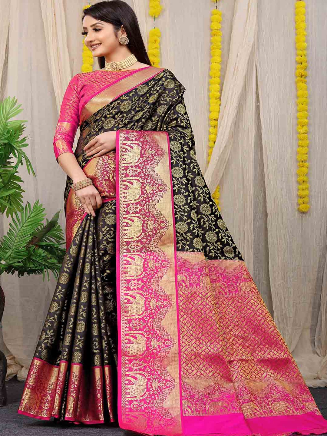 

Mitera Woven Design Zari Saree, Black