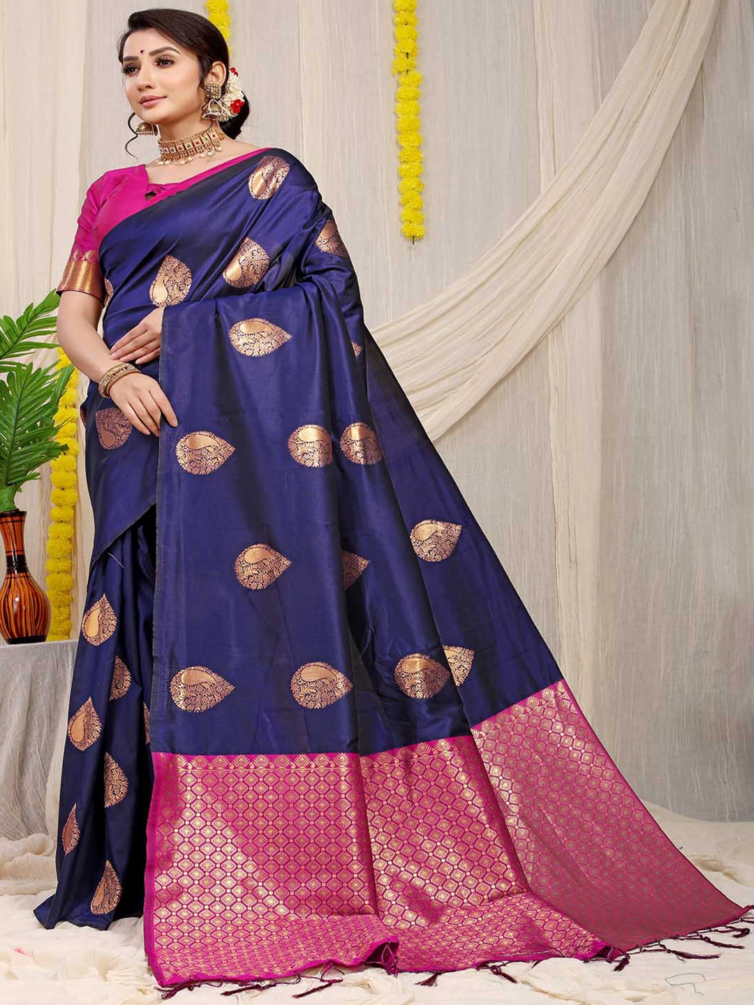 

Mitera Ethnic Motifs Woven Design Zari Saree, Blue