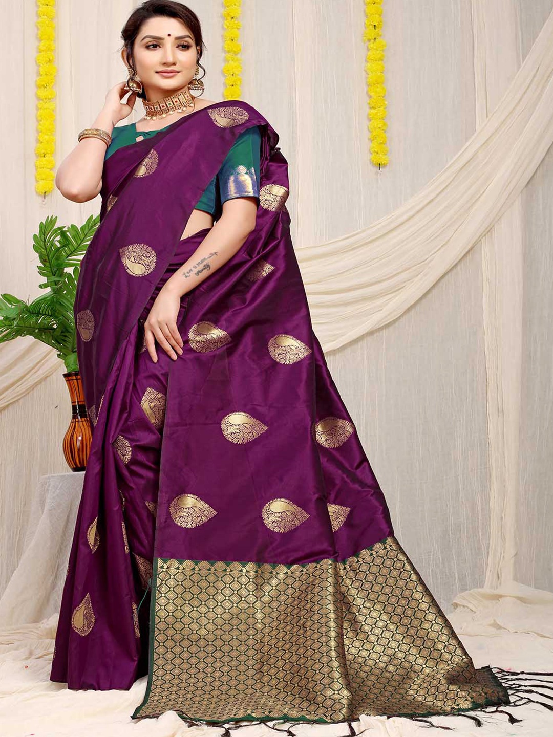 

Mitera Ethnic Motifs Woven Design Zari Saree, Purple