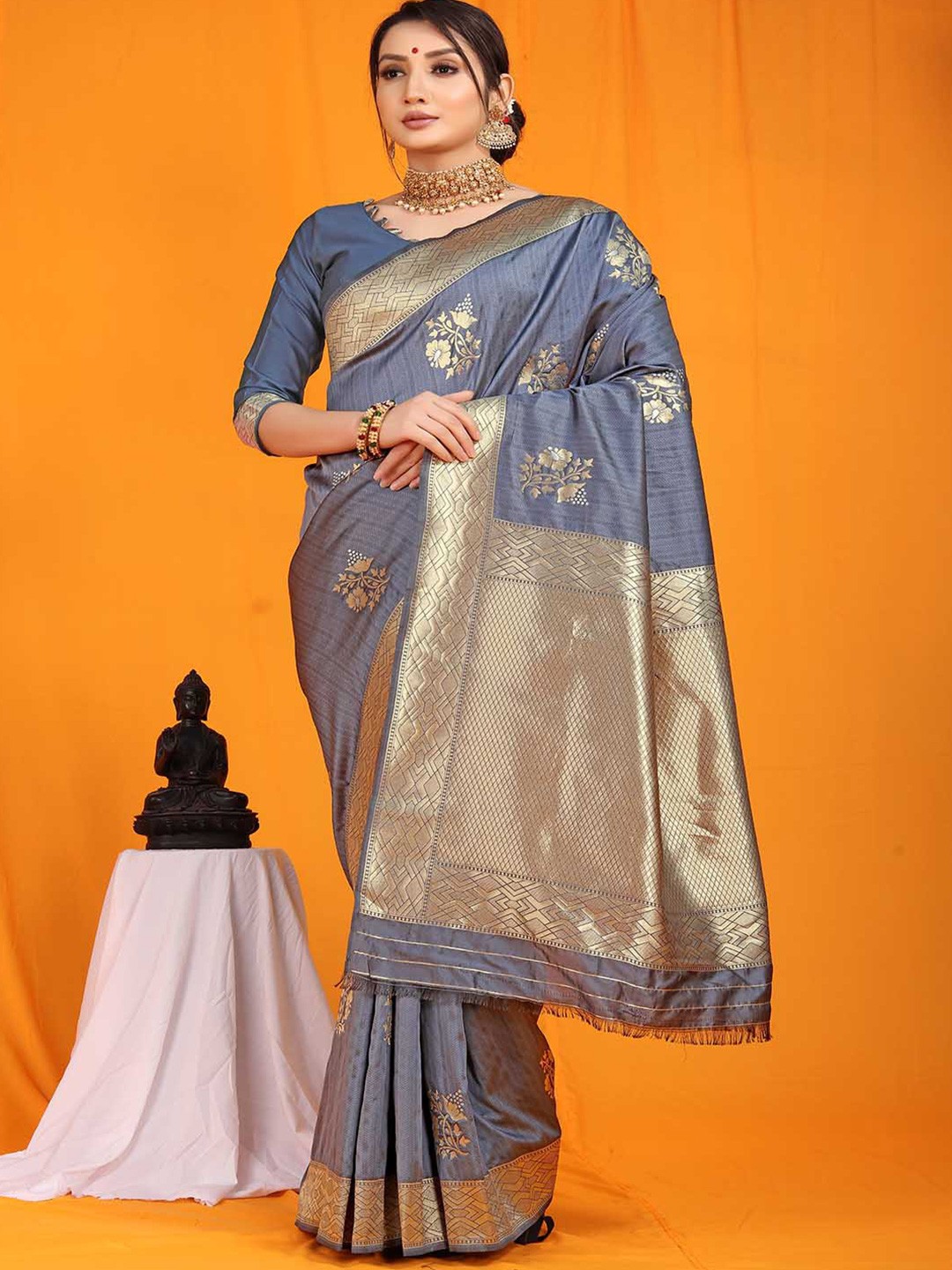 

Mitera Grey & Gold-Toned Ethnic Motifs Woven Design Zari Art Silk Saree