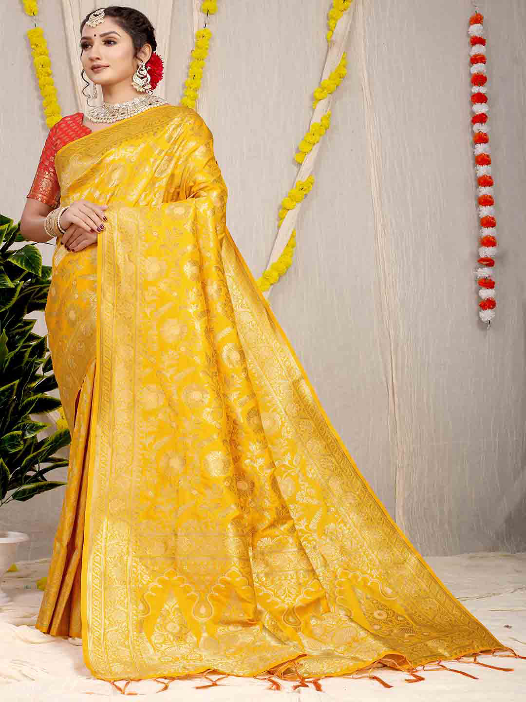 

Mitera Yellow & Gold-Toned Floral Woven Design Zari Saree