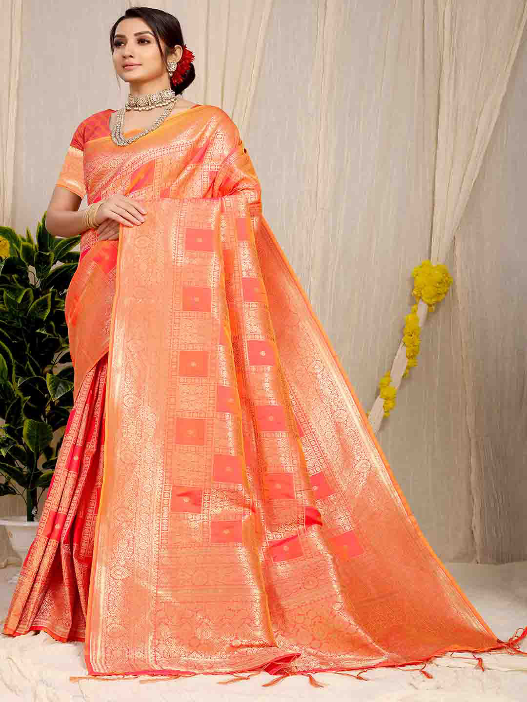 

Mitera Peach-Coloured & Gold-Toned Ethnic Motifs Woven Design Zari Saree