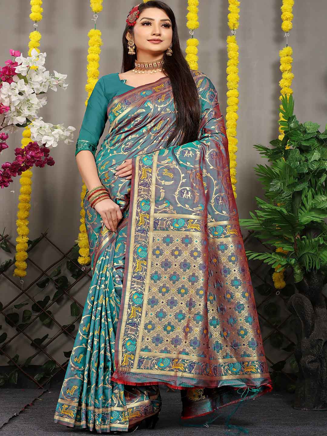 

Mitera Green & Gold-Toned Ethnic Motifs Woven Design Zari Art Silk Saree
