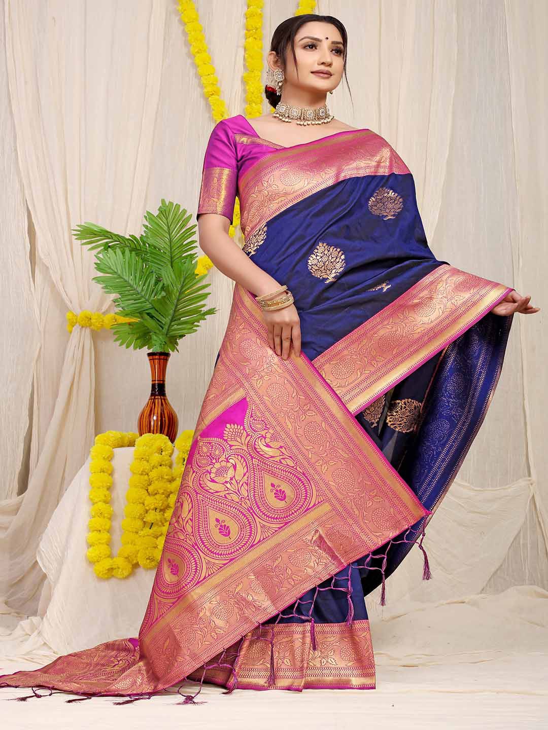 

Mitera Woven Design Zari Art Silk Saree, Green