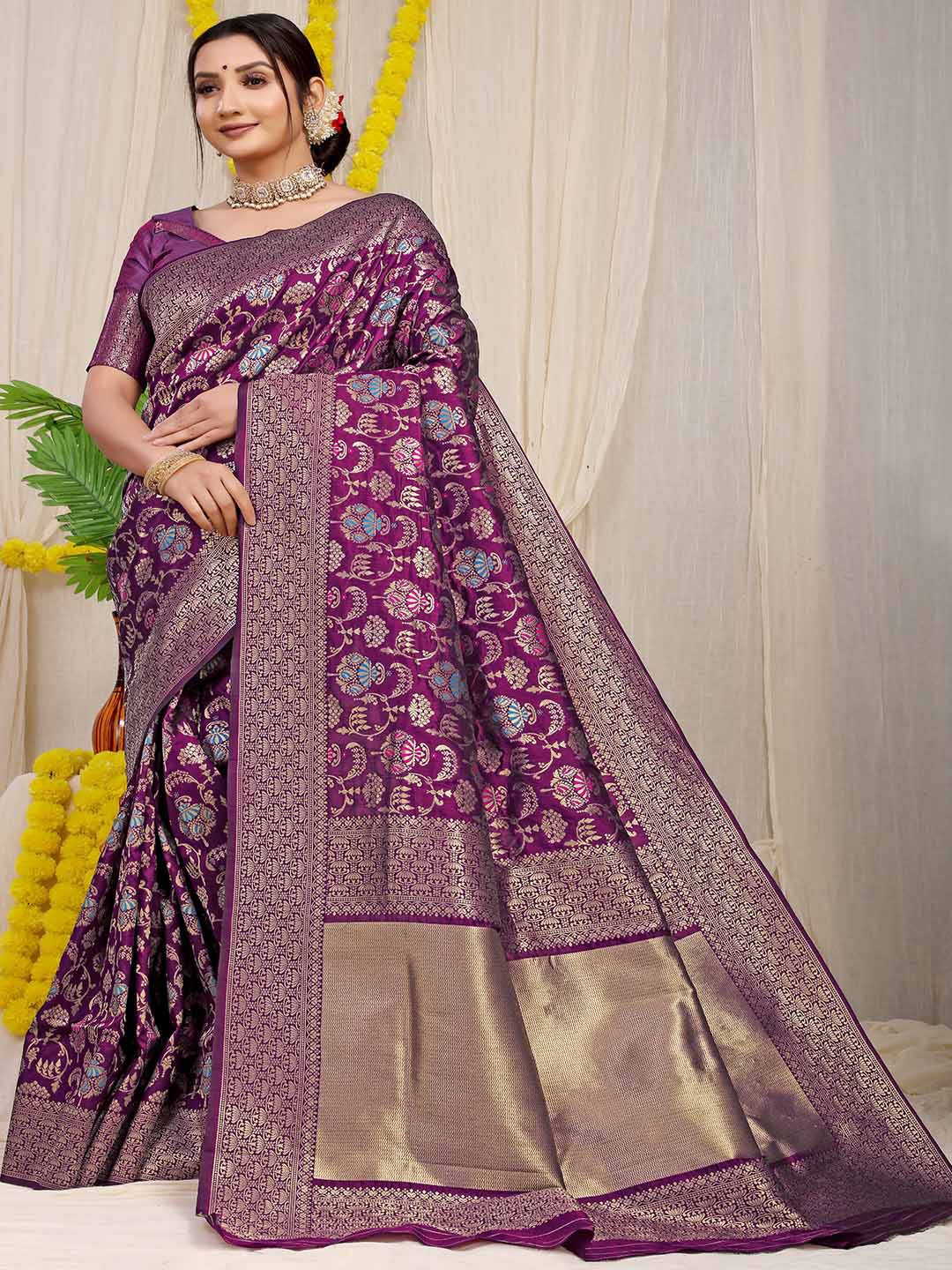 

Mitera Maroon & Gold-Toned Ethnic Motifs Woven Design Zari Saree