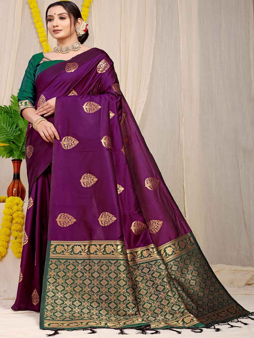 

Mitera Floral Woven Design Zari Art Silk Saree, Maroon