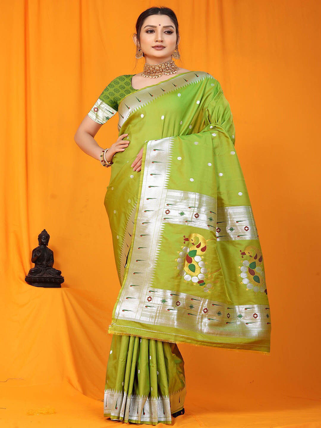 

Mitera Green & Gold-Toned Ethnic Motifs Woven Design Zari Saree