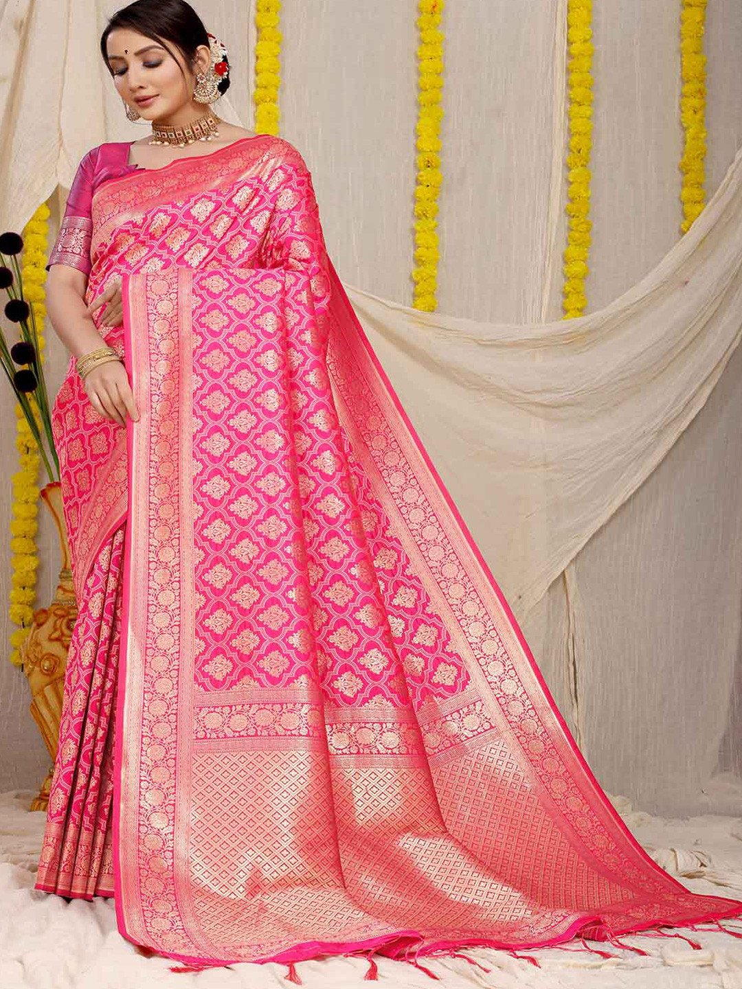 

Mitera Pink & Gold-Toned Ethnic Motifs Woven Design Zari Art Silk Saree