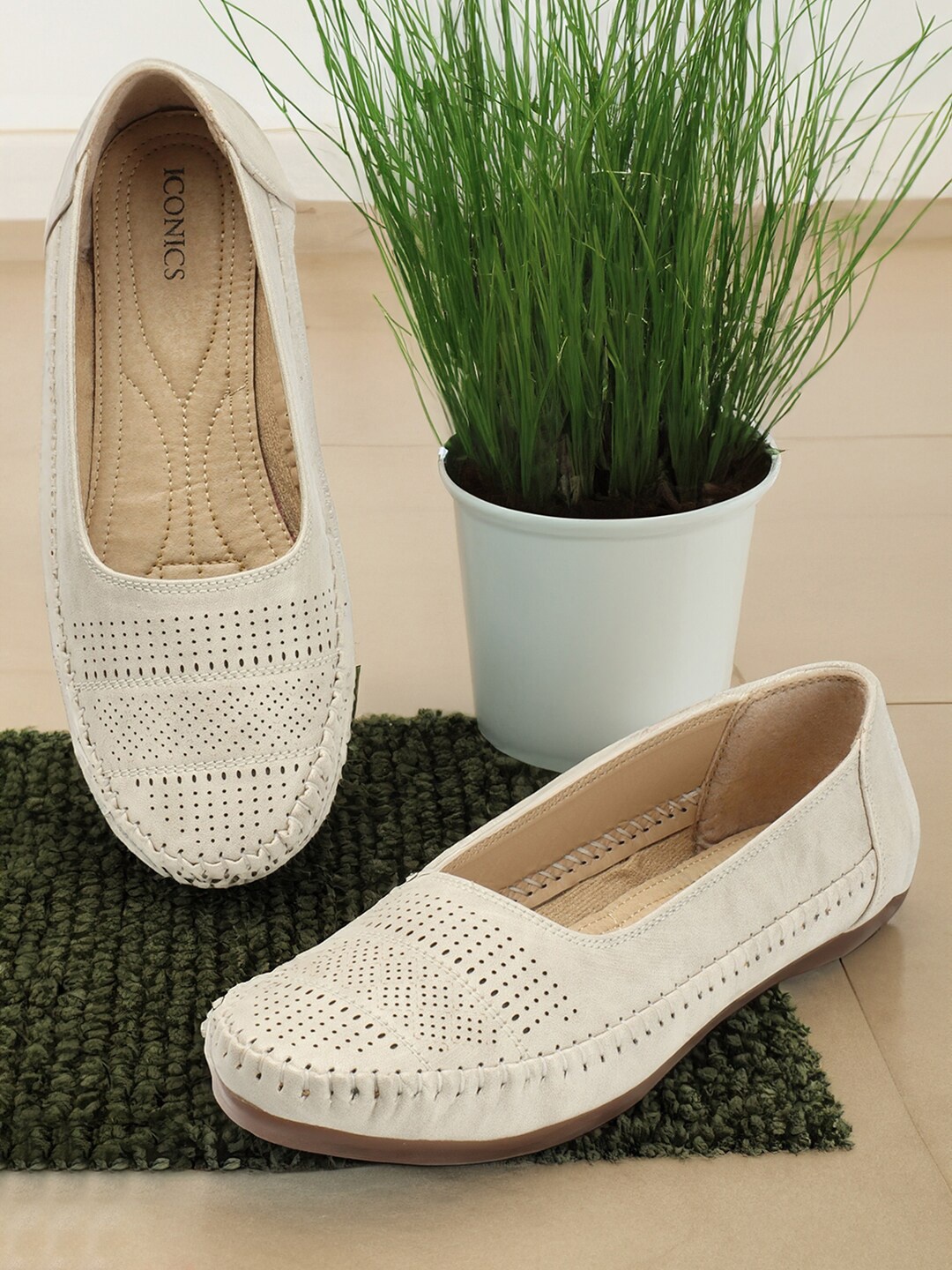 

ICONICS Perforated Round Toe Ballerinas, Cream