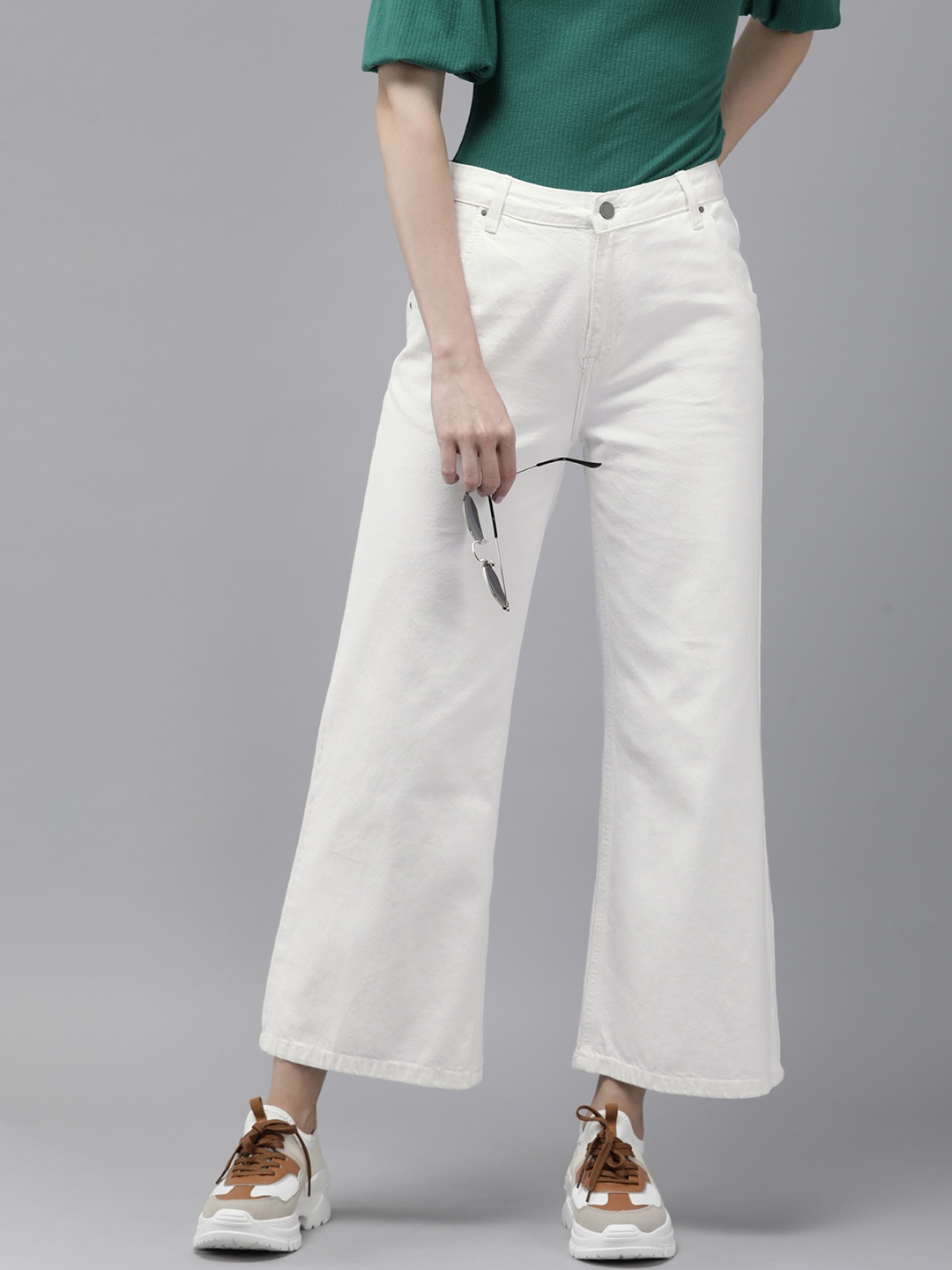 

Roadster Women Flared High-Rise Jeans, White