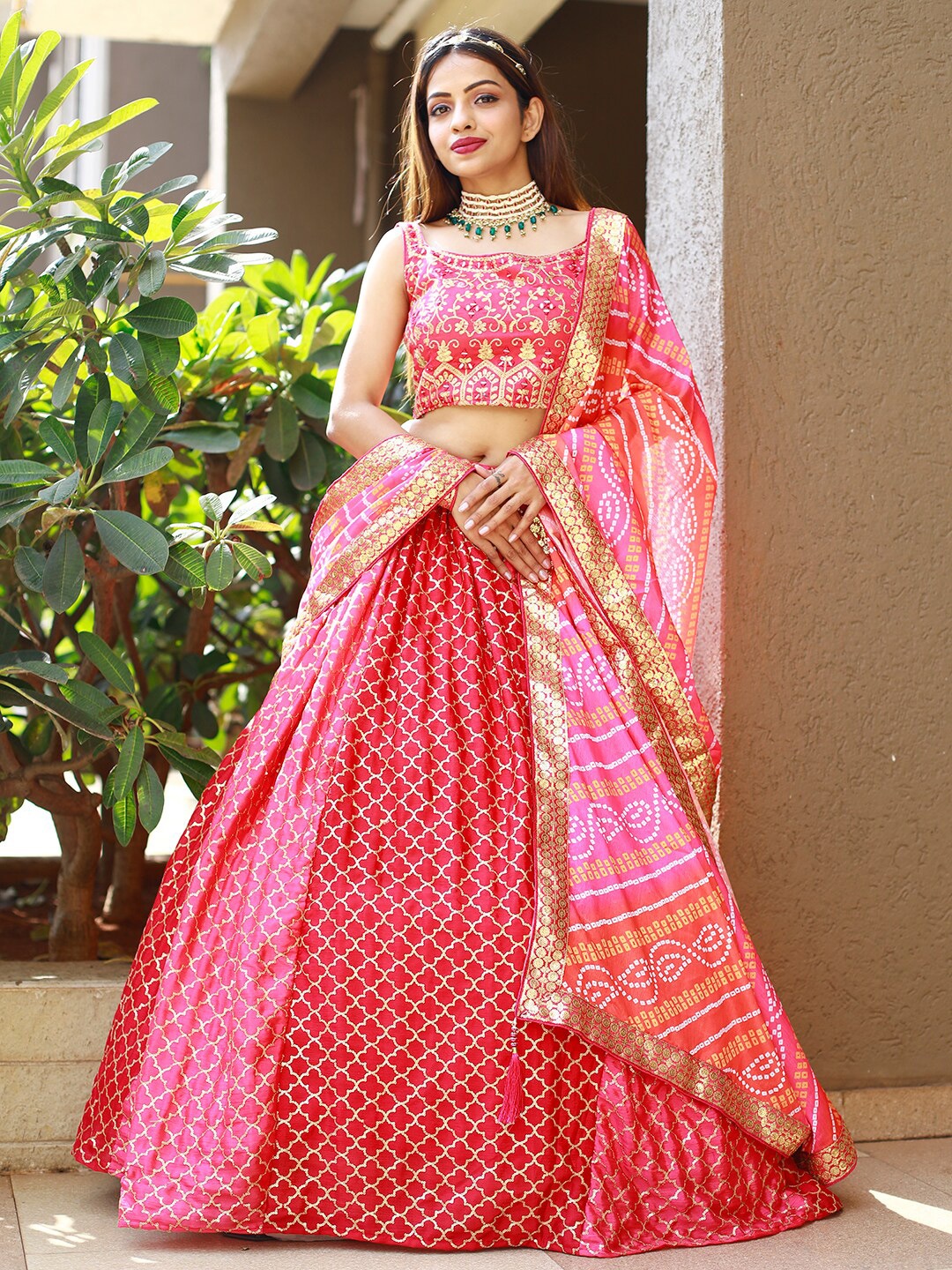 

Zeel Clothing Embroidered Sequinned Semi-Stitched Lehenga & Unstitched Blouse With Dupatta, Pink