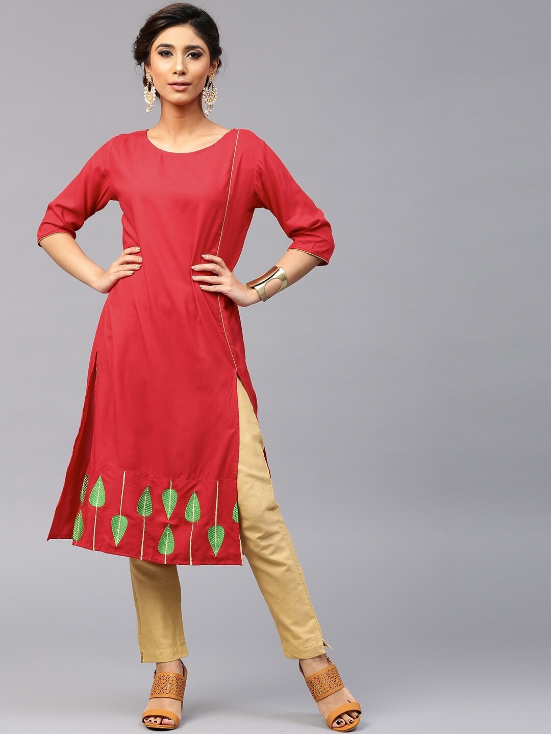 

AKS Round Neck Thread Work Straight Kurta, Red