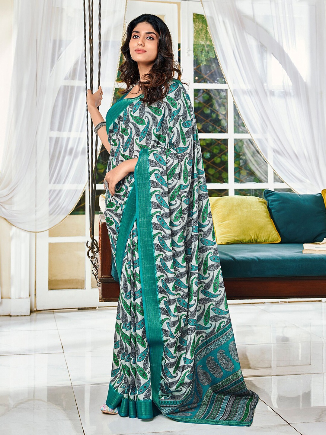 

Mitera Grey & White Ethnic Motifs Printed Saree